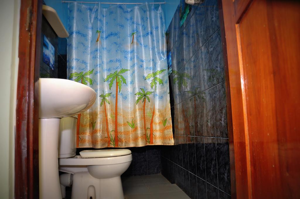 Blumarine Guest House Негомбо Номер фото