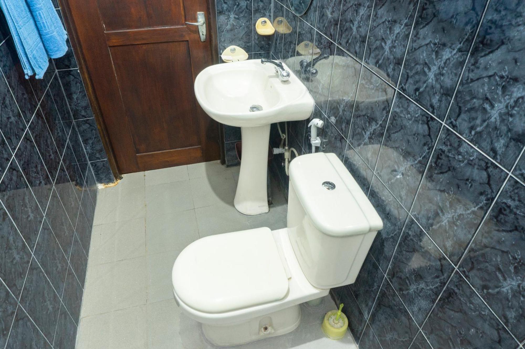 Blumarine Guest House Негомбо Экстерьер фото