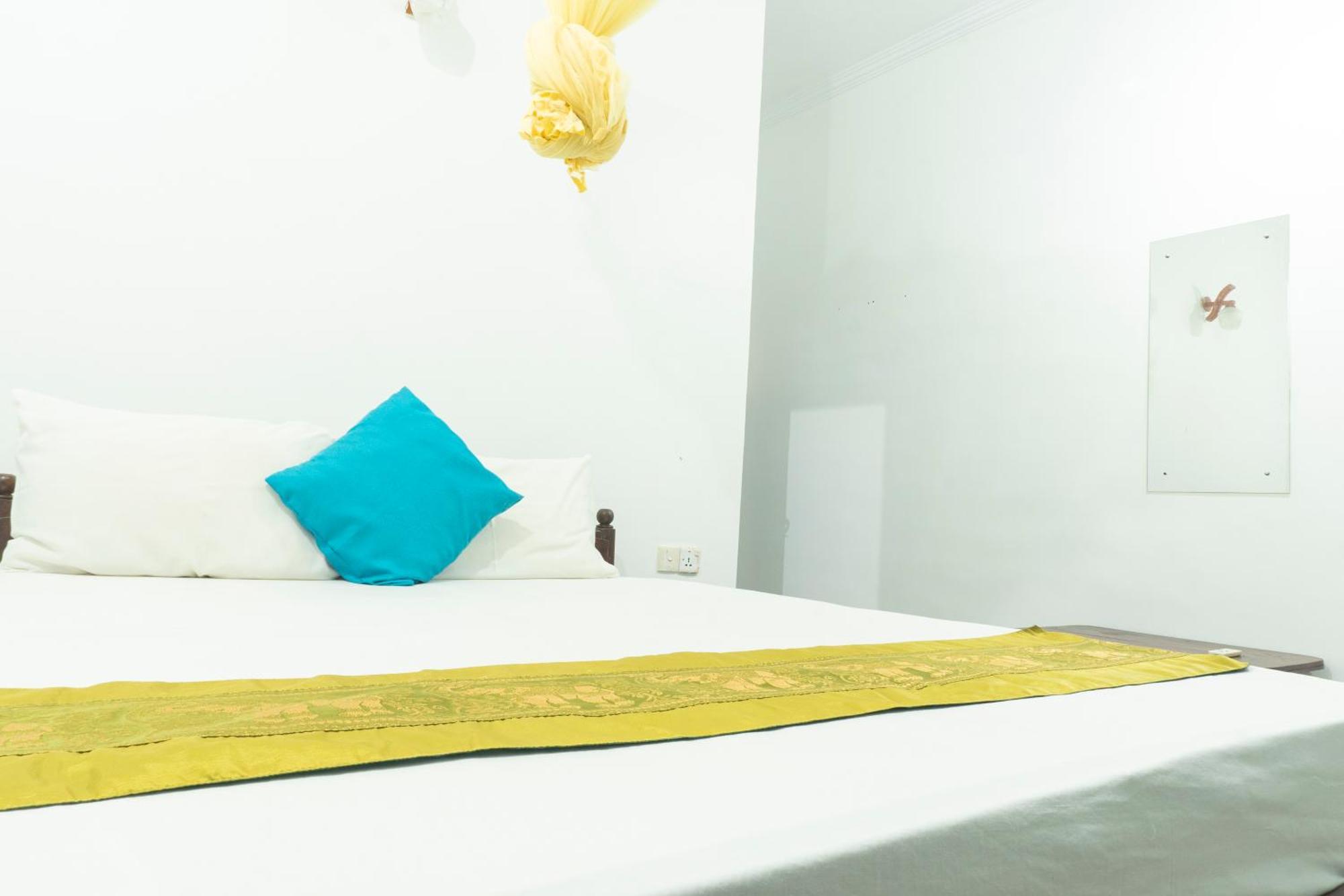 Blumarine Guest House Негомбо Экстерьер фото