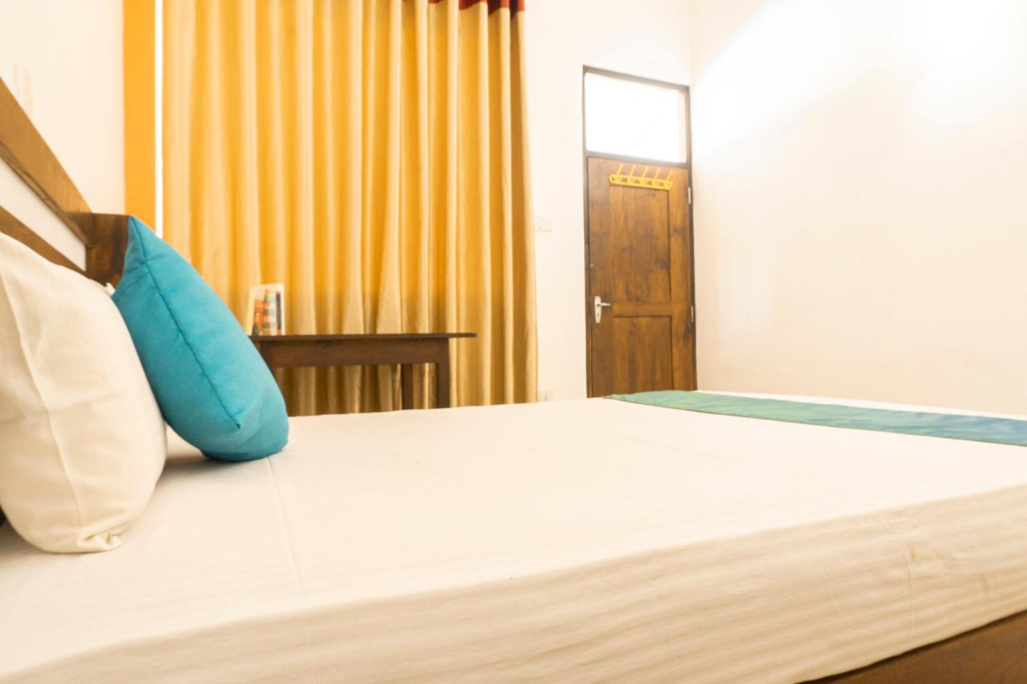 Blumarine Guest House Негомбо Экстерьер фото