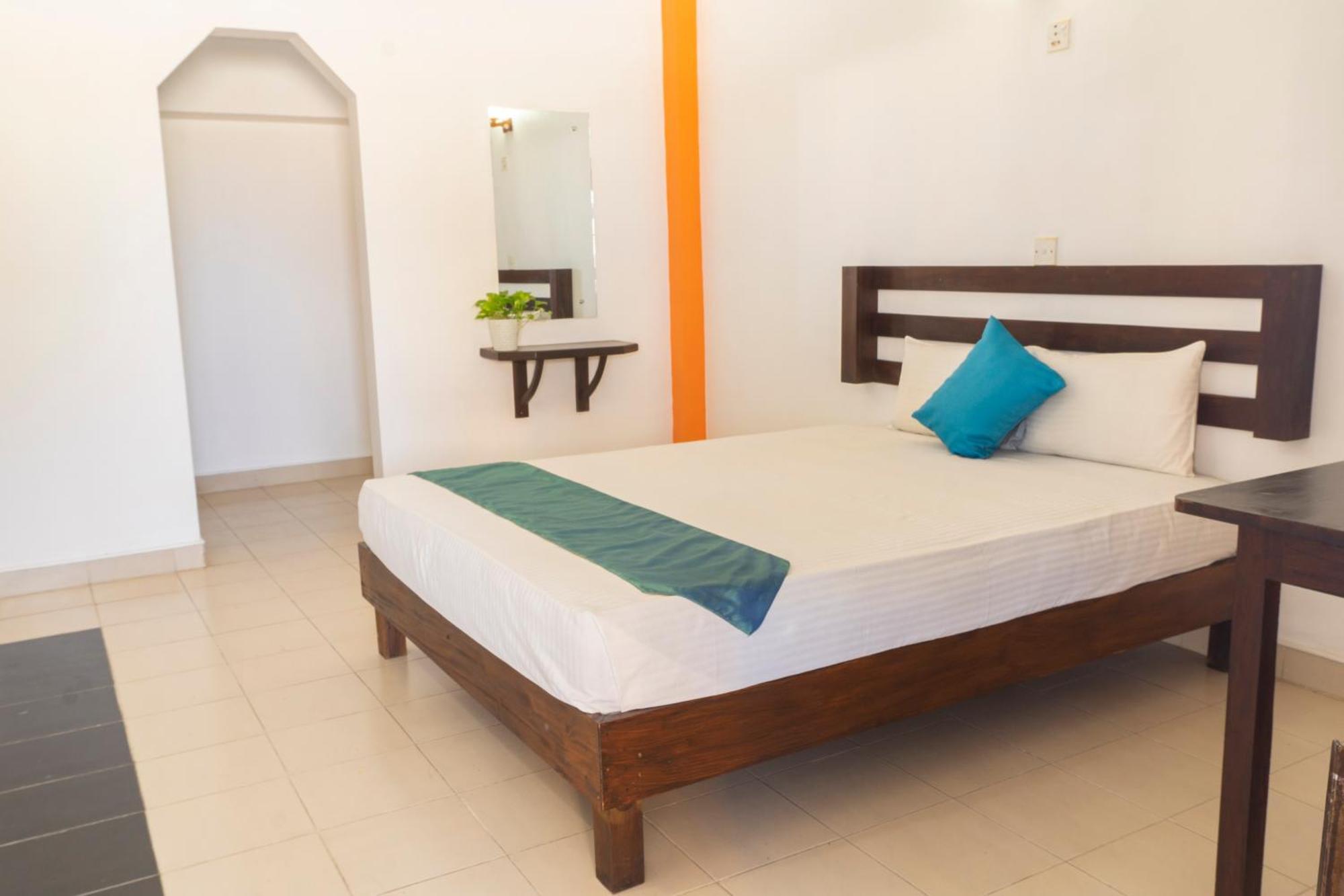 Blumarine Guest House Негомбо Экстерьер фото