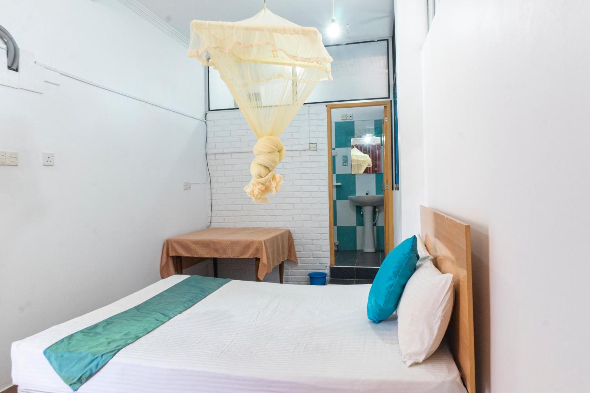 Blumarine Guest House Негомбо Экстерьер фото