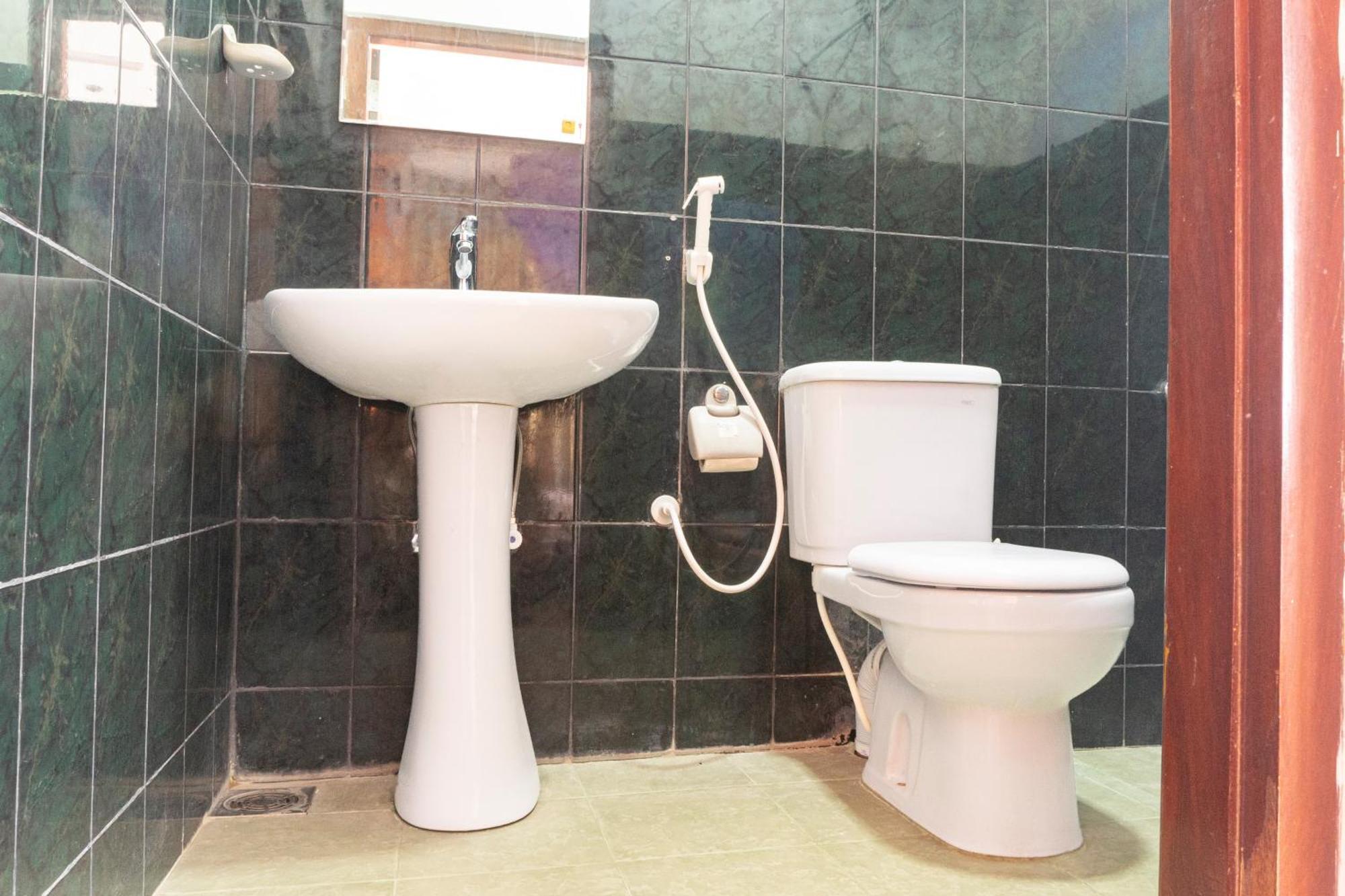 Blumarine Guest House Негомбо Экстерьер фото