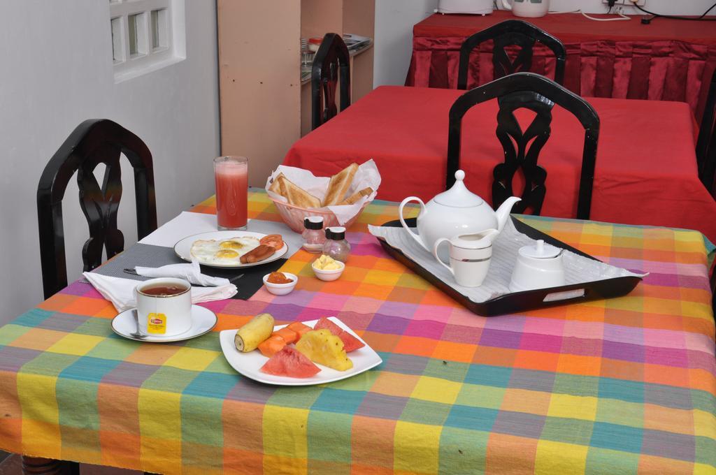 Blumarine Guest House Негомбо Экстерьер фото